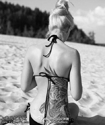 优美腰部炫酷纹身图案