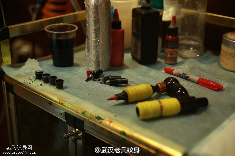 手臂不动明王纹身图案制作过程