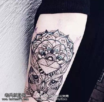 经典的设计风格梵花动物纹身图案