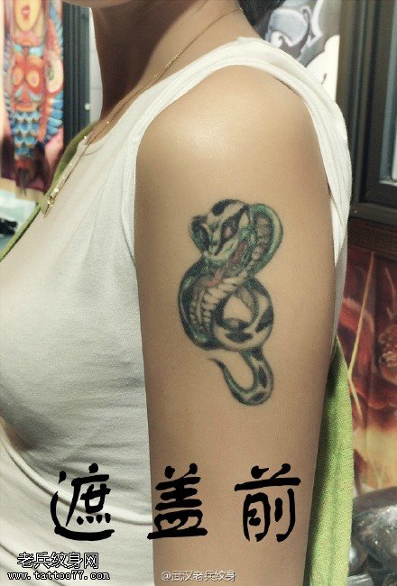 大臂美女玫瑰花纹身作品遮盖旧纹身