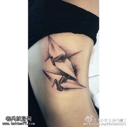 逼真立体的千纸鹤纹身图案