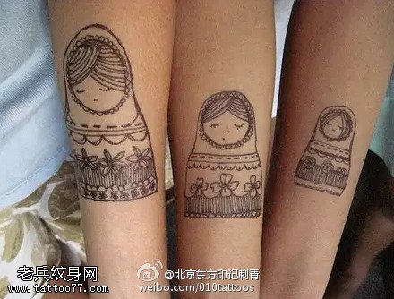 黑白风格吉祥娃娃纹身图案