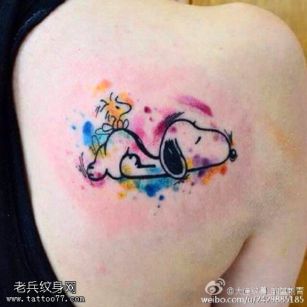 彩绘可爱的卡通狗狗纹身图案