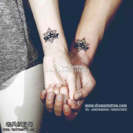 情侣的简单清新的纹身图案