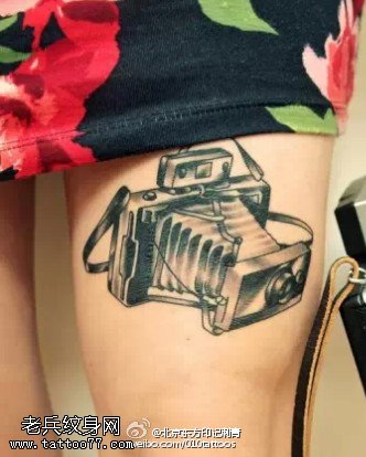 带上相机说走就走纹身图案
