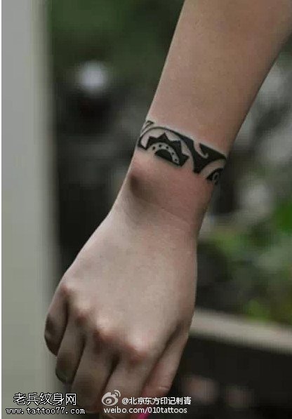 简单清新的手腕刺青纹身图案