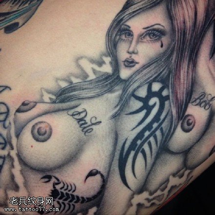 欧美女郎咪咪纹身图案