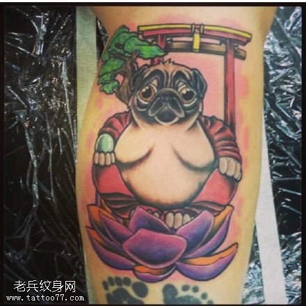 坐在莲花上的狗狗纹身图案