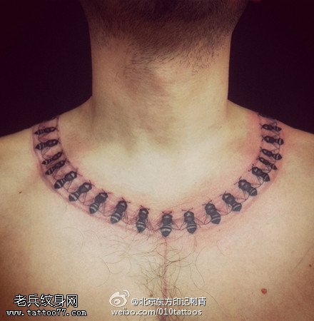脖子上时尚的项链纹身图案