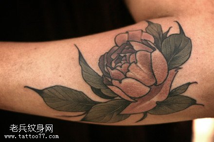 精致美丽的玫瑰花纹身图案