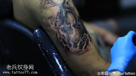 逼真写实时光表纹身图案