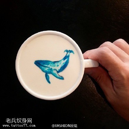 清新的海豚纹身图案