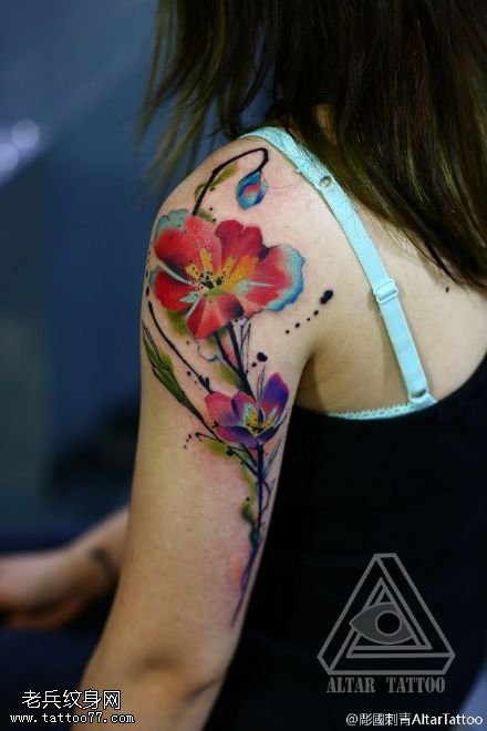 水墨风彩绘罂粟花纹身图案