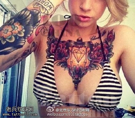 欧美风美女花甲纹身图案