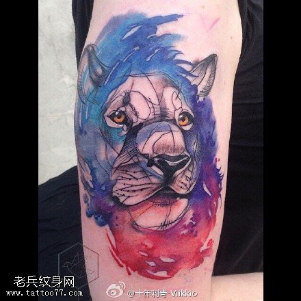 水墨风彩绘狮子纹身图案