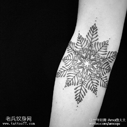 经典大气点刺梵花纹身图案