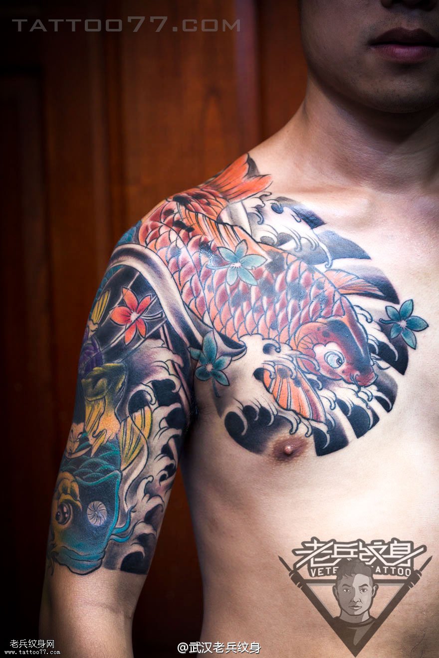 半胛鲤鱼纹身作品由武汉最好纹身师打造