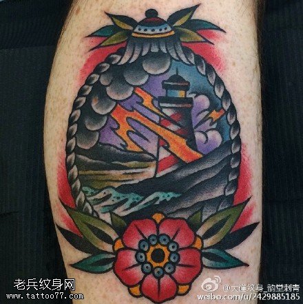 腿部经典灯塔花卉纹身图案