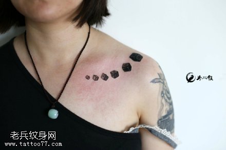简单的菱形纹身图案