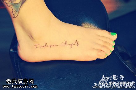 脚面上时尚小英文纹身图案