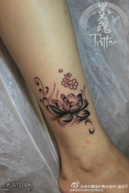 经典樱花莲花纹身图案