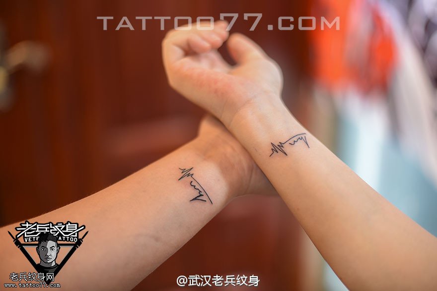 情侣手腕心电图纹身作品