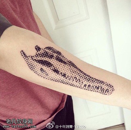 十字绣风格图腾纹身图案