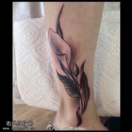 优美的百合花纹身图案