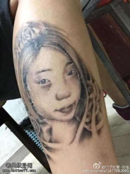 小腿上女朋友肖像纹身图案