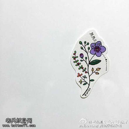 手稿美丽的小花纹身图案