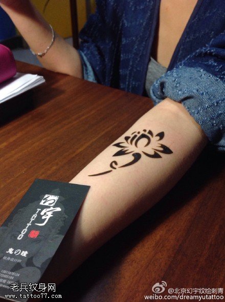 经典漂亮的莲花纹身图案