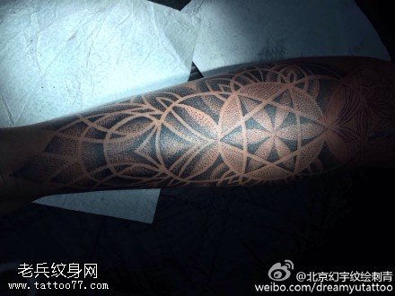 经典黑灰几何元素梵花纹身图案