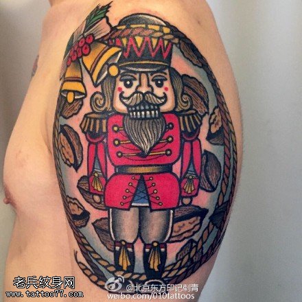 欧美风彩绘小胡子纹身图案