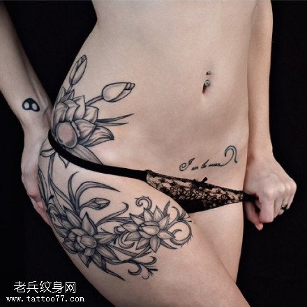 性感臀部花卉纹身图案