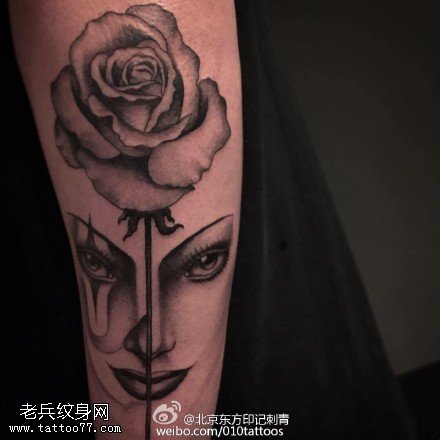 手臂经典玫瑰美女纹身图案