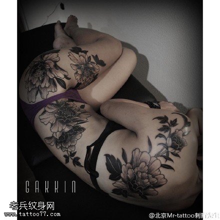 美女美丽的牡丹花纹身图案