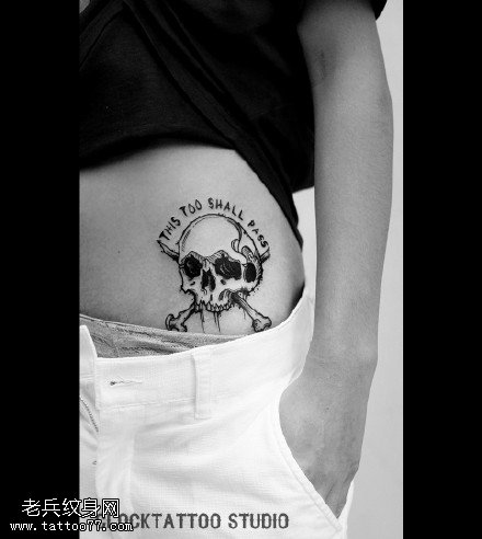 腹部骷髅标志纹身图案