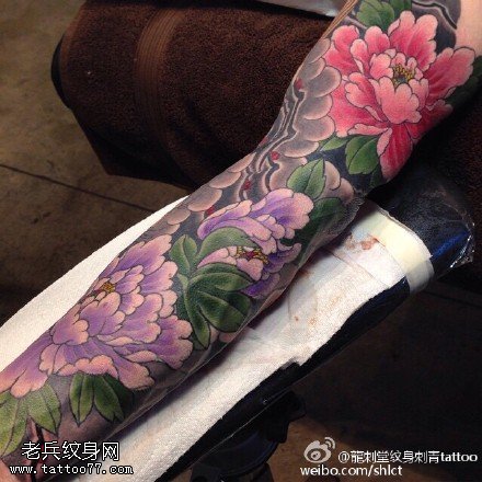 高贵牡丹大花臂纹身图案