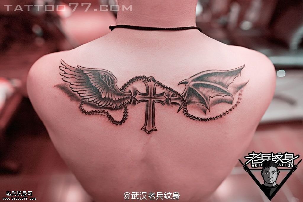 后背天使恶魔翅膀十字架纹身图案