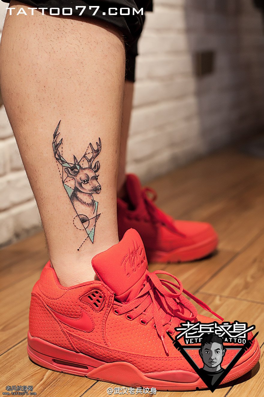 小腿鹿纹身图案作品由武汉女纹身师打造