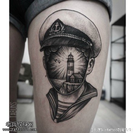 大腿上的海军纹身图案