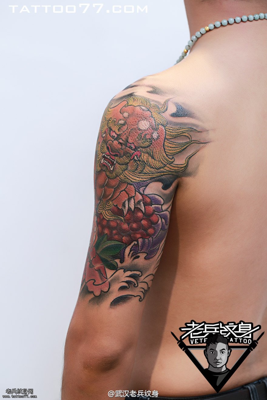 大臂唐狮子牡丹纹身图案作品