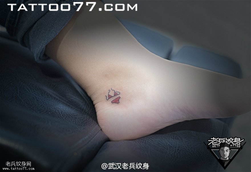 脚踝可爱比基尼纹身图案作品