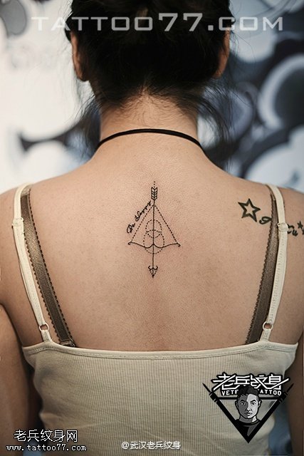 后背脊椎小清新纹身图案作品