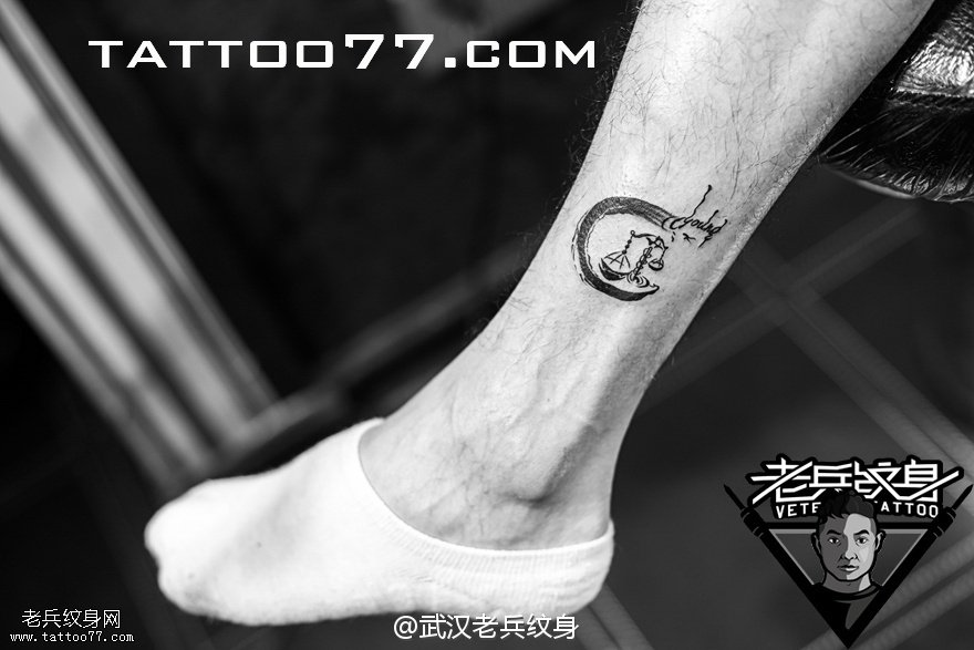 小腿天秤座纹身图案作品