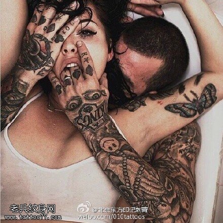 欧美风情侣的纹身图案