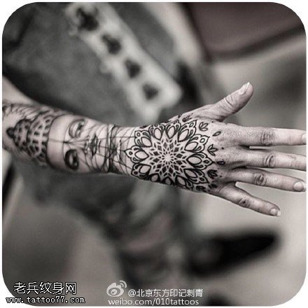 手臂的佛祖梵花纹身图案