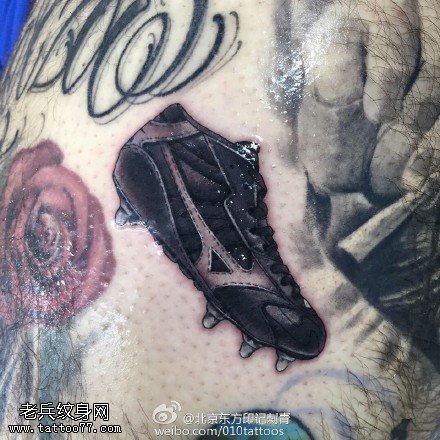 欧美风球鞋纹身图案