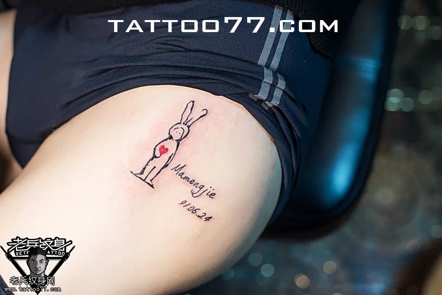 情侣可爱兔子女孩纹身图案作品