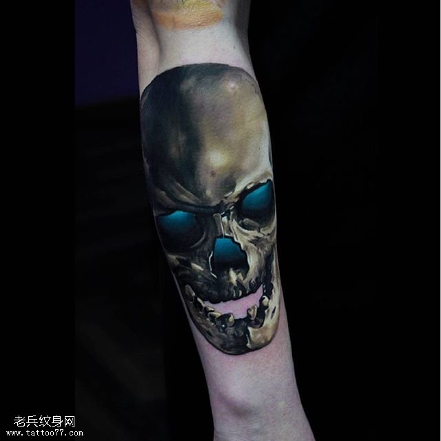 手臂蓝眼睛骷髅纹身图案